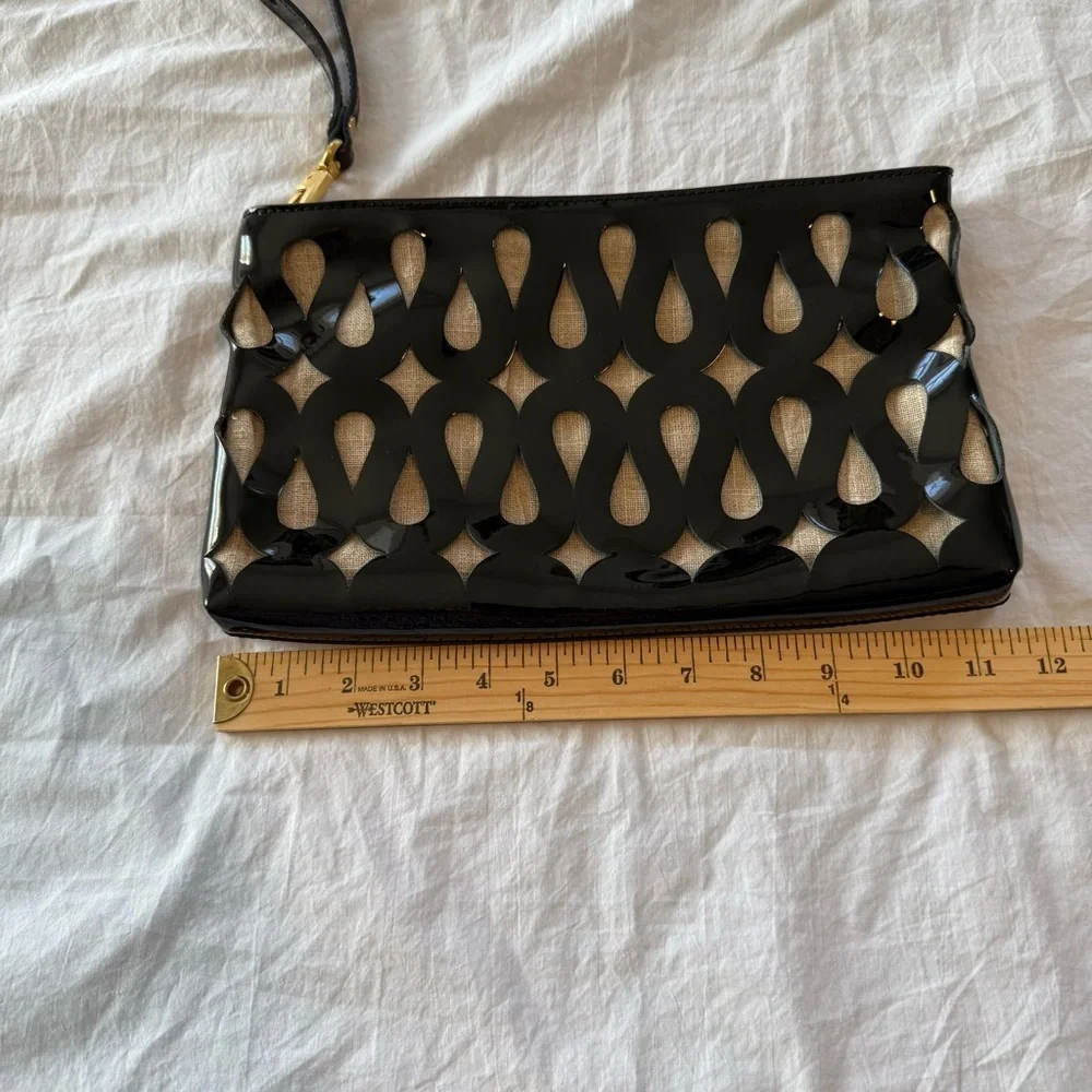 Sondra Roberts Black and Gold Wristlet Clutch, Like New!